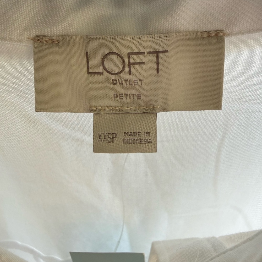 LOFT Women's Classic White‎ Blouse - Picture 2 of 4